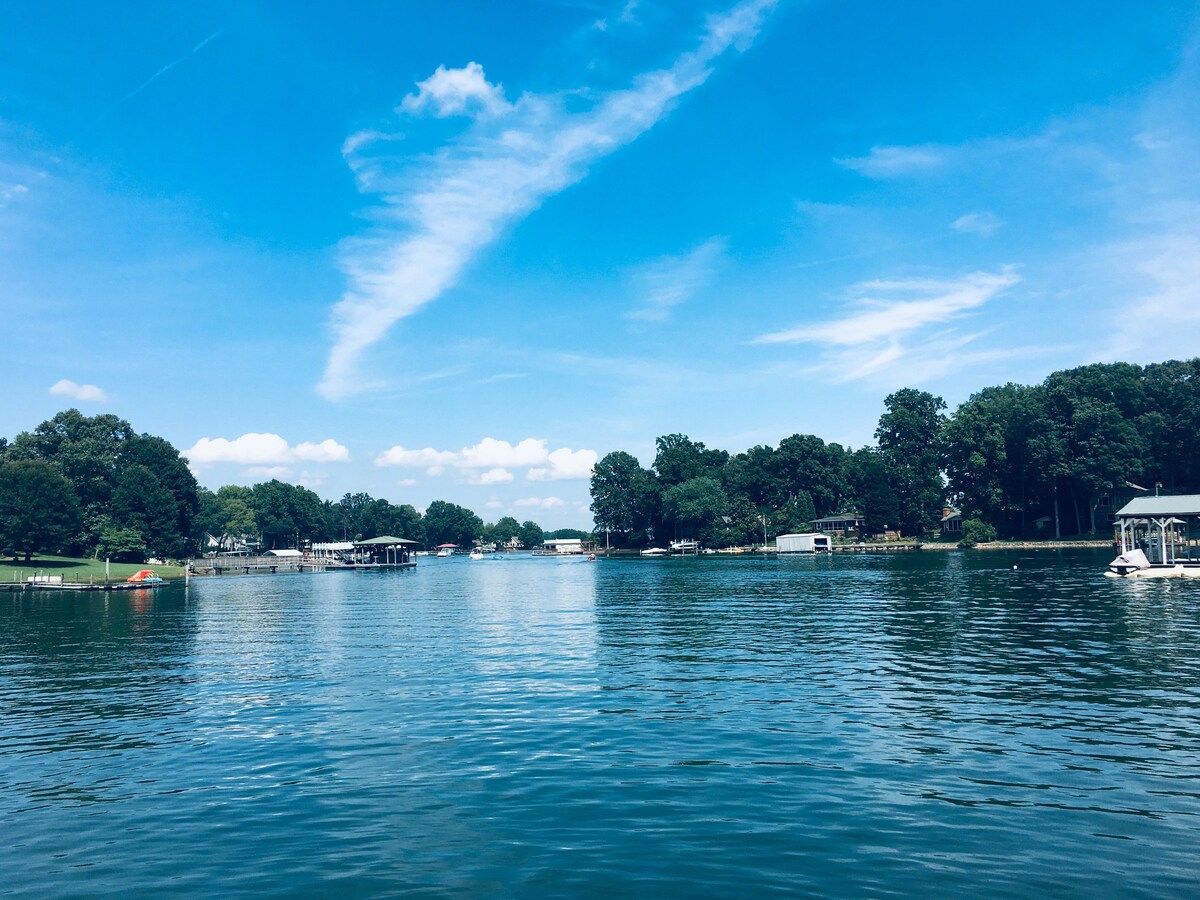 Green Cove Lake House lakefront view